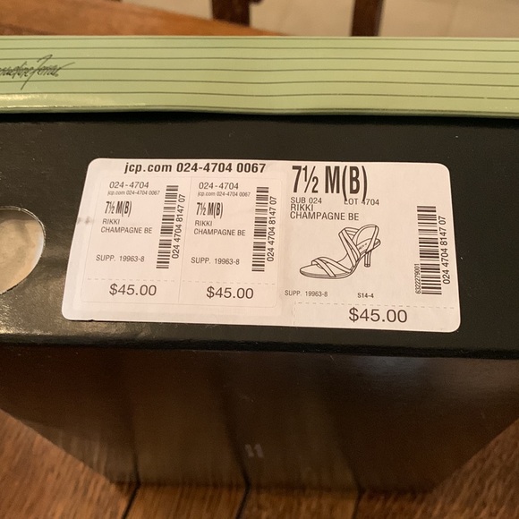 Jacqueline Ferrar Shoes - Picture 2 of 4